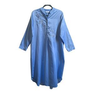 Vintage Erika Taylor Nightgown Women's LARGE PETITE Blue Satin Embroidered Shirt